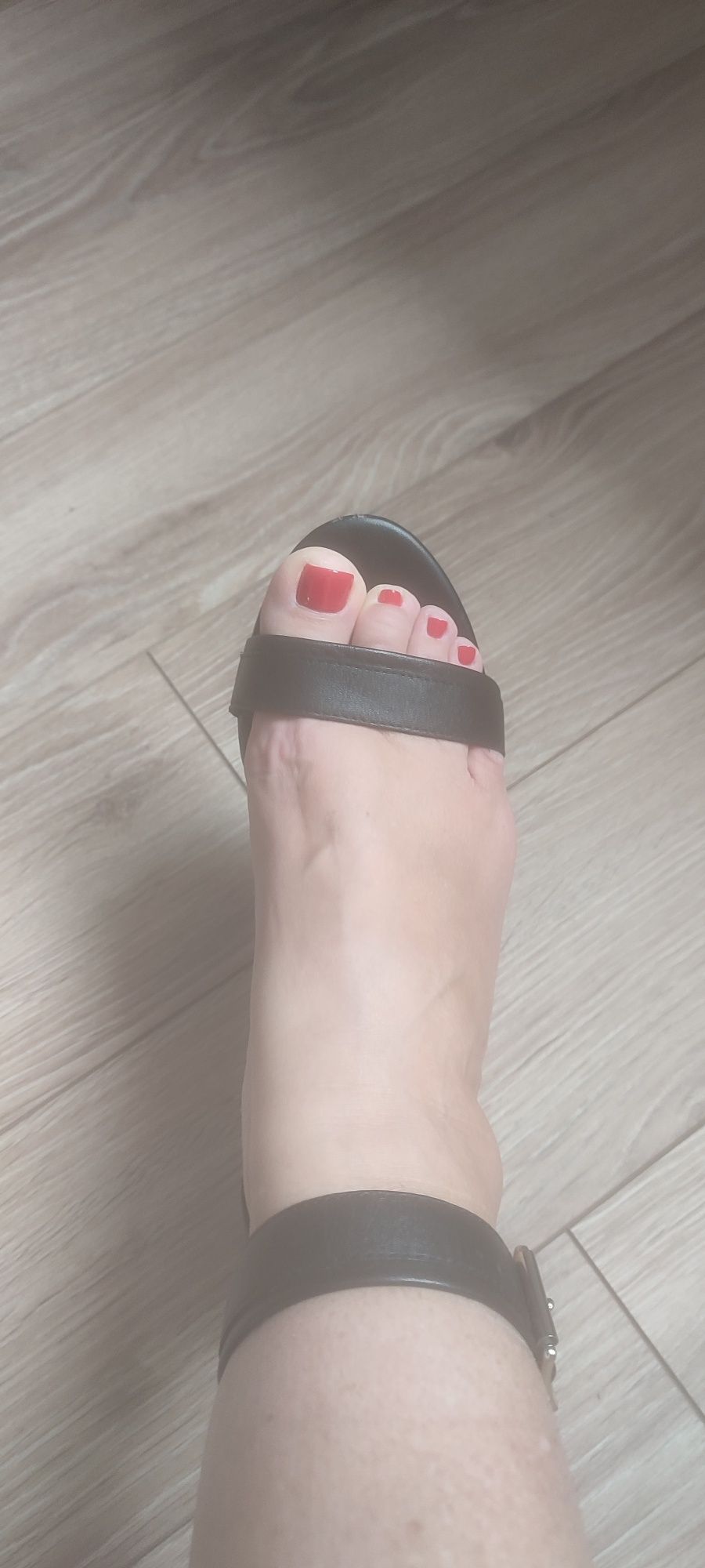 Sandałki skórzane damskie