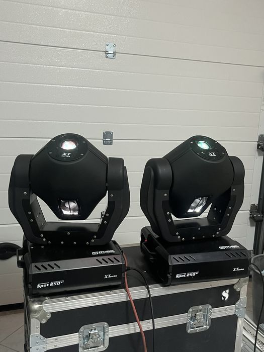 Moving Heads Spot Robe e Futurelight