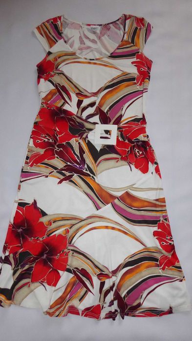 Sukienka letnia taliowana z falbaną w piękne kwiaty CON DUO r. 38