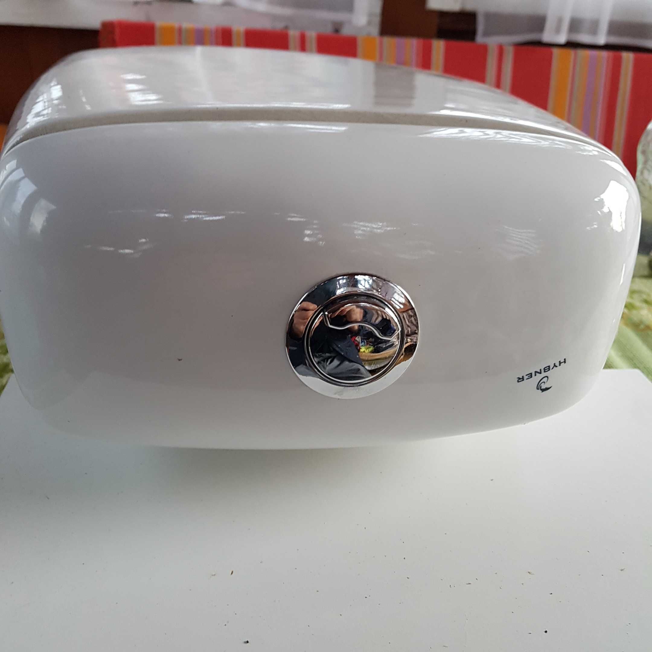 Spłuczka ceramiczna marki HYBNER