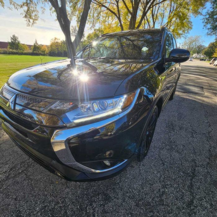 Mitsubishi Outlander SE      2020