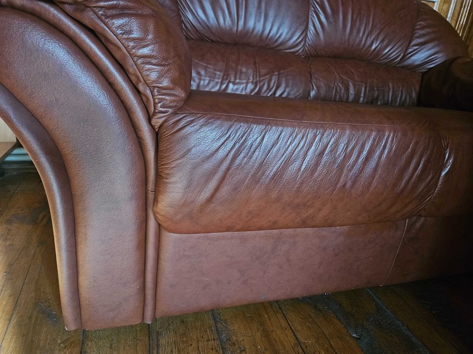 Продам шкіряний комплект диванів