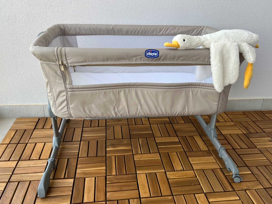 Berço Chicco Next2Me Essential — impecável + protetor + 2 lençóis
