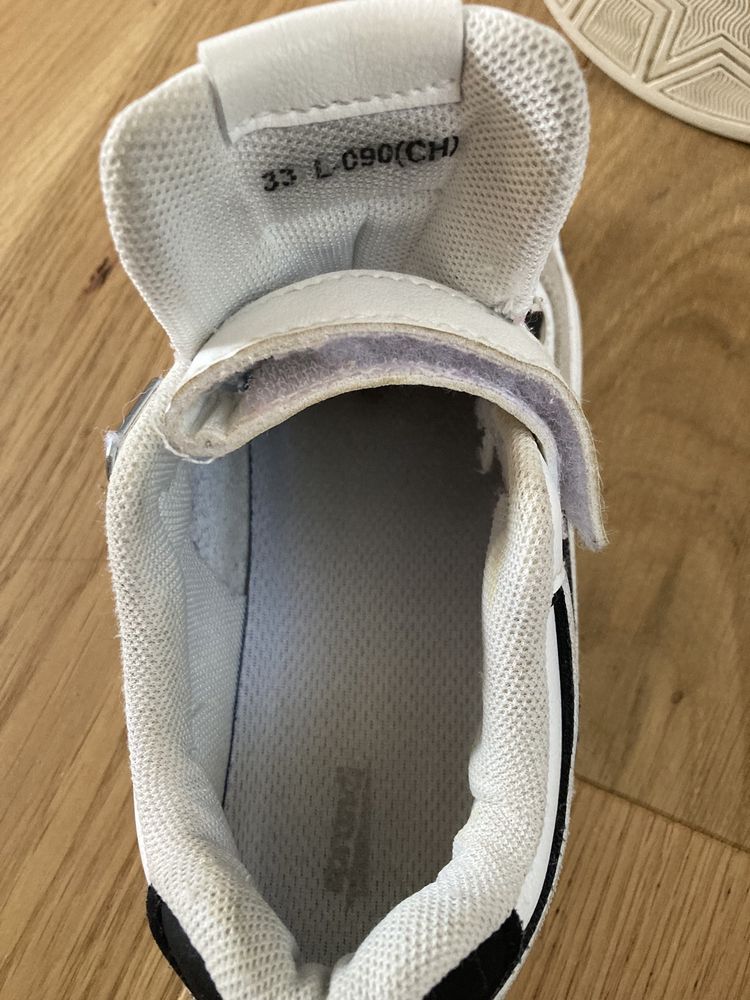 Adidasy na rzepy rozmiar 33