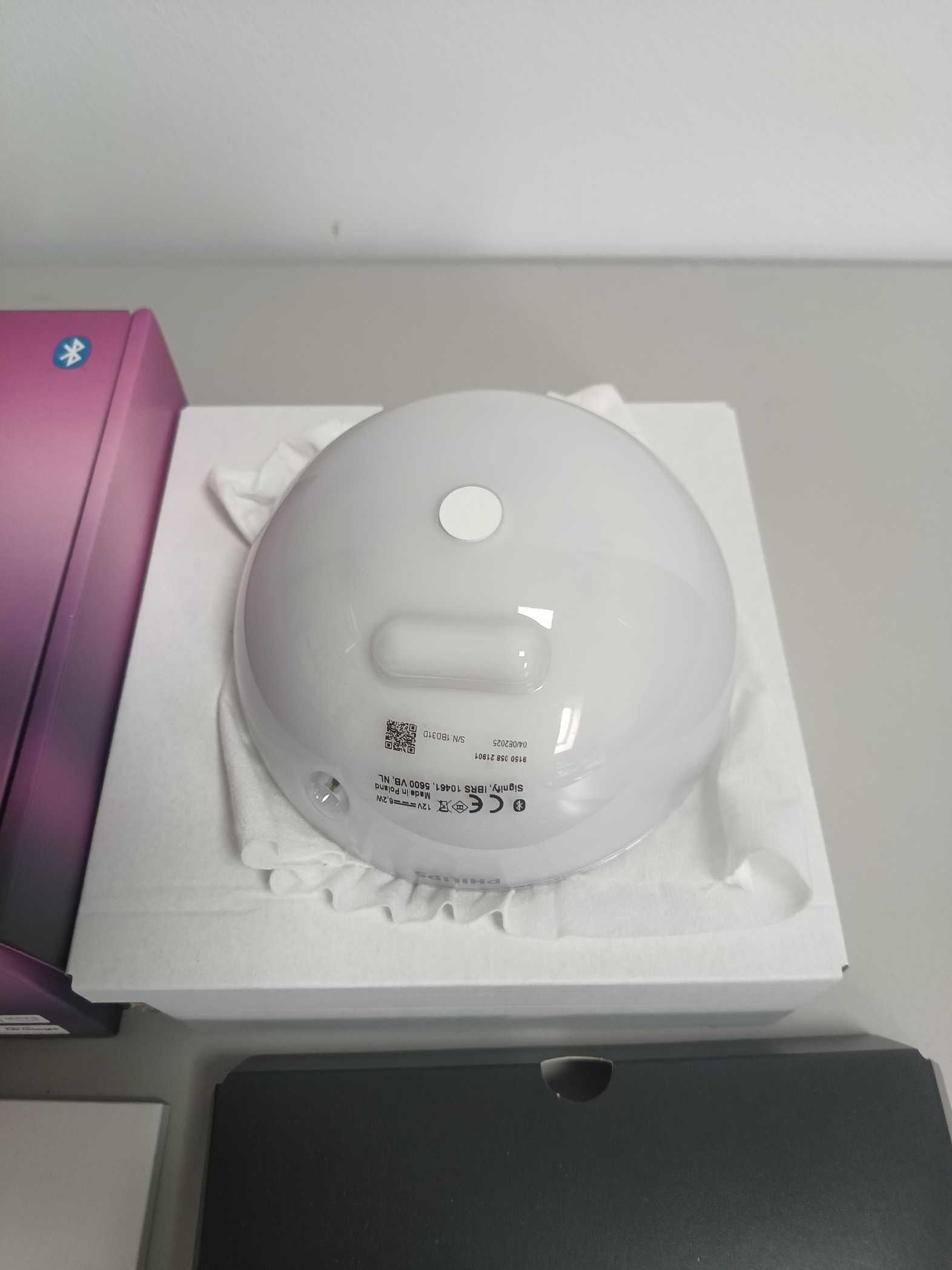 Lampa stołowa Philips Hue Go LED, Bluetooth, białym światłem i kolorem