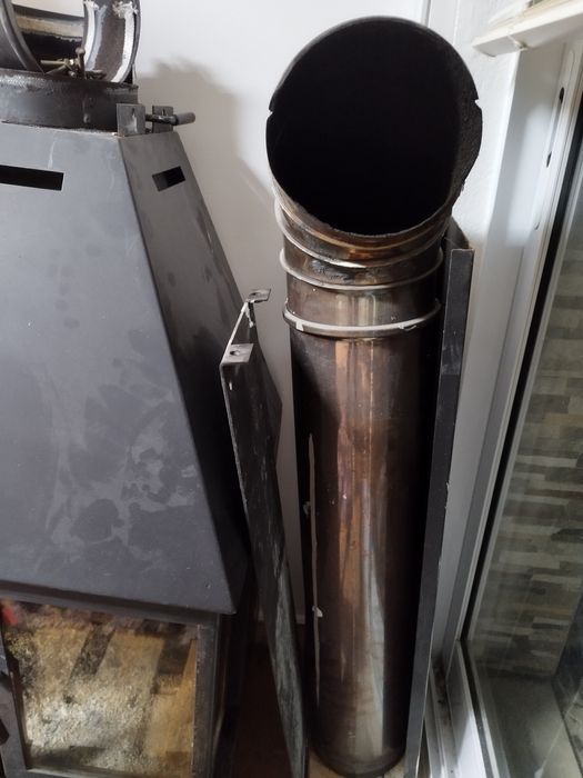 Lareira de parede a lenha