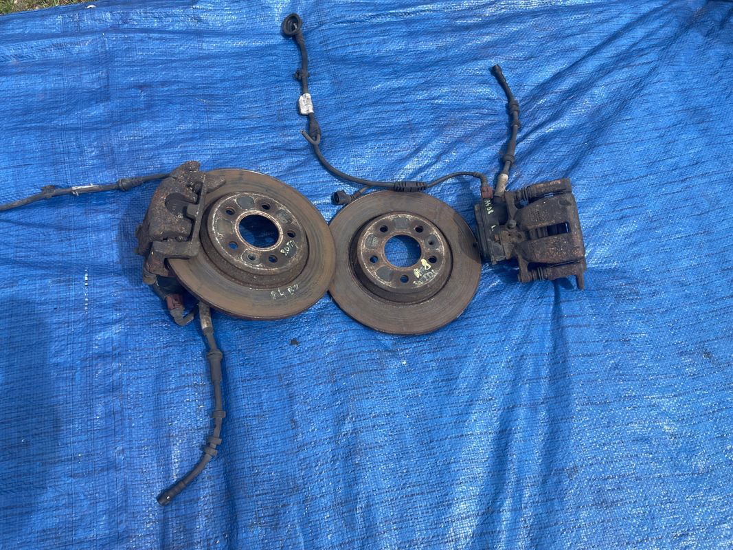 Audi A4 B8 A5/8t Q5 Zestaw Swap Tarcze Zaciski Elektryczne Tył Tylne