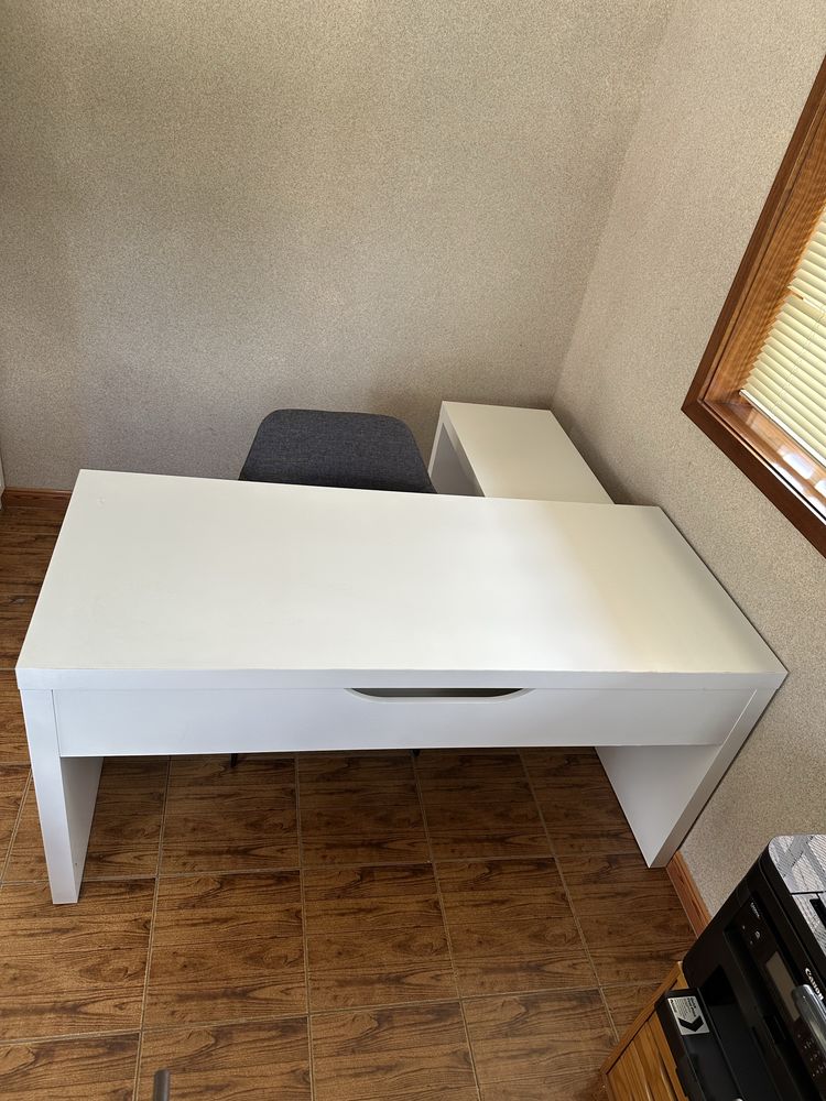 Secretária IKEA MALM