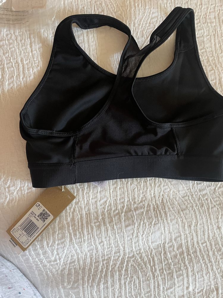 Top adidas tamanho M novo com etiqueta