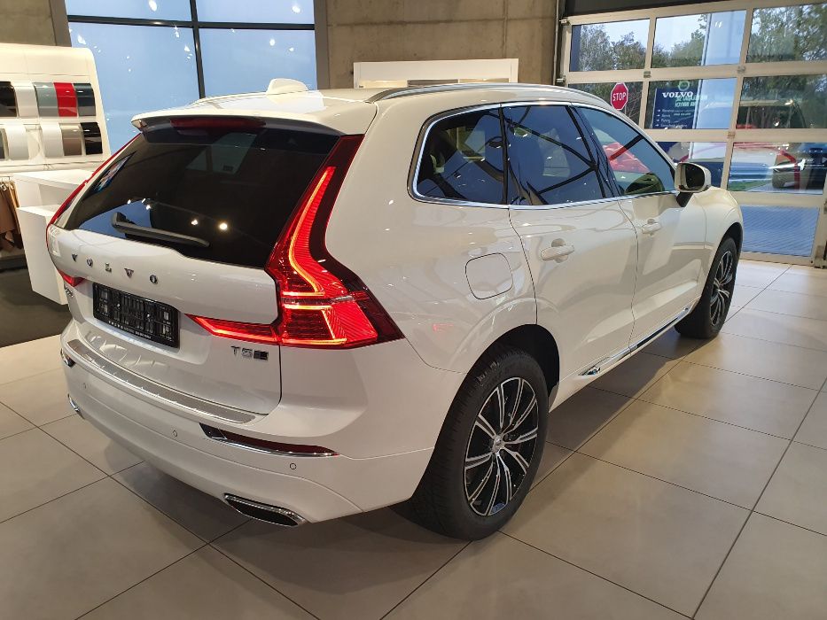 Wynajem do ślubu eleganckiego samochodu Volvo XC60 2019r. Stan Idealny