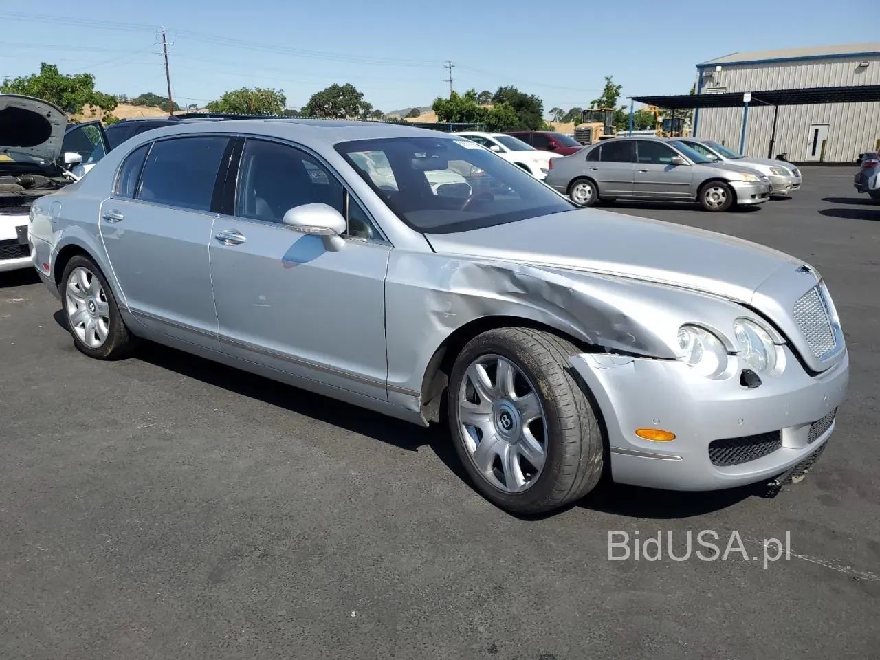 Bentley Flying Spur Pali jeździ delikatnie uszkodzony KUPIONY w transporcie do Polski