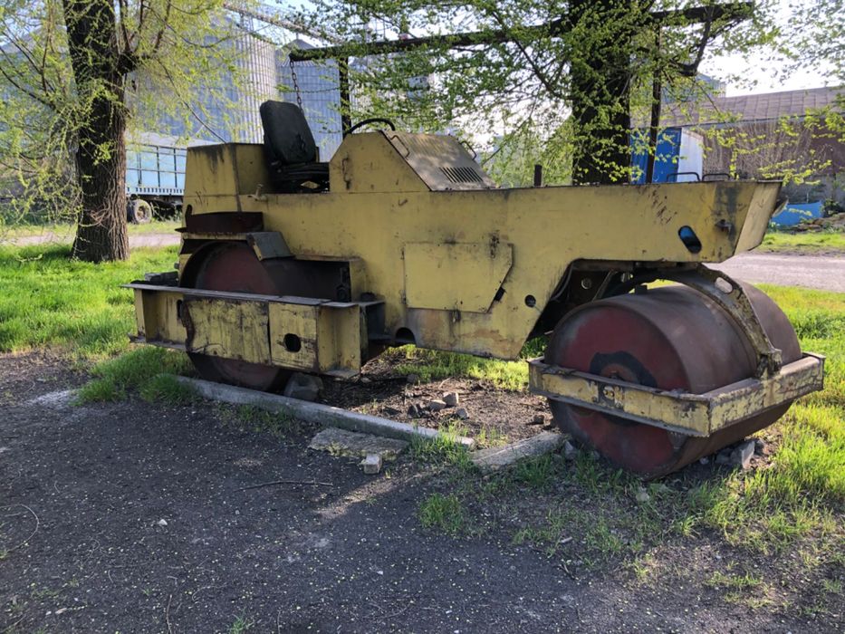 Каток дорожный ДУ 47б.