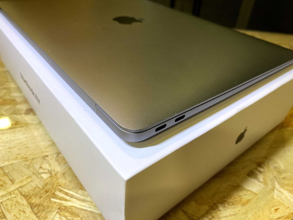 MacBook Air 13, Chip M1, 2TB SSD, 16GB RAM, GARANTIA