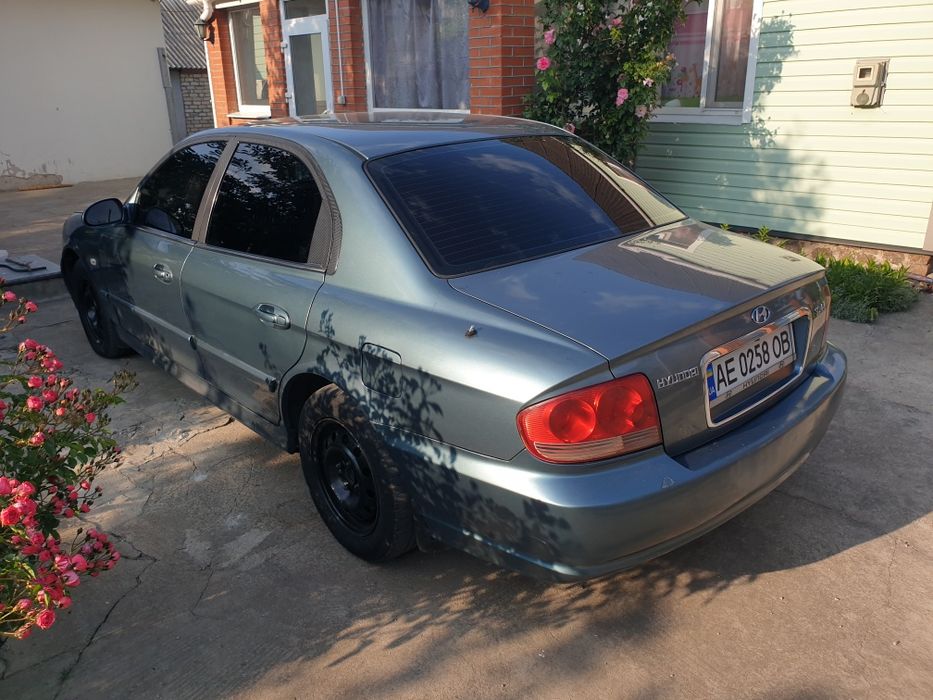 Хундай соната 2004 року