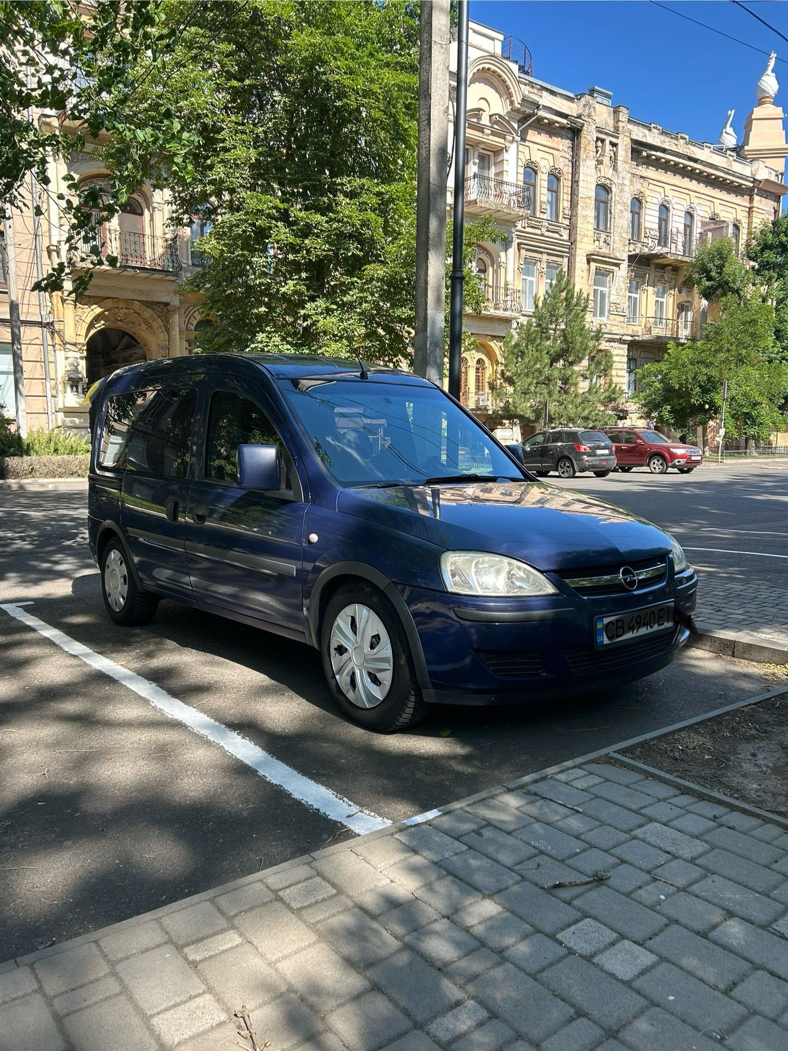 Авто «Opel Combo»