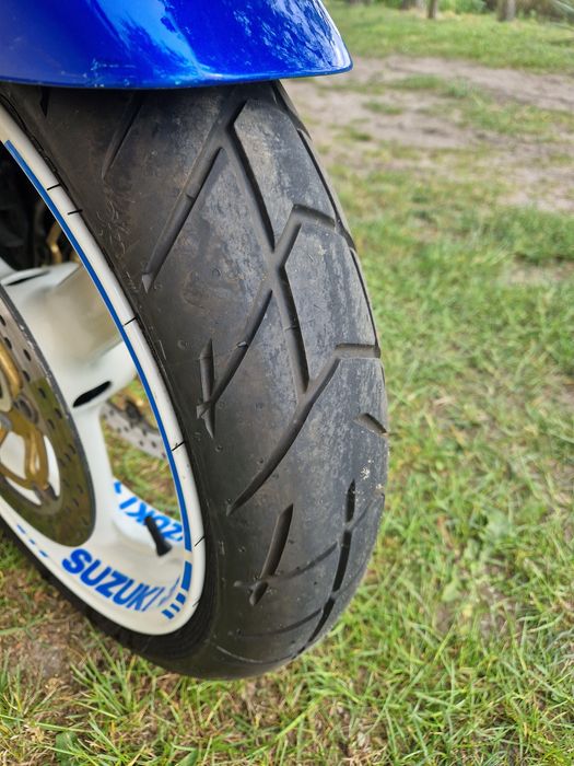 Suzuki gsxf 600 ..