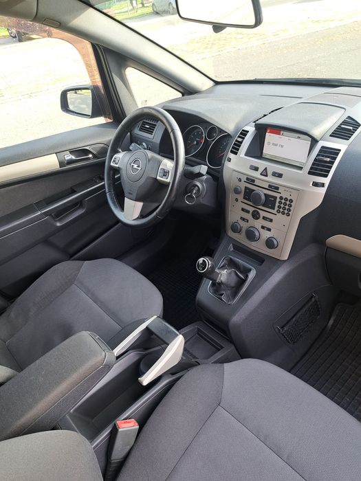 OPEL ZAFIRA B 1.8 140KM  2008