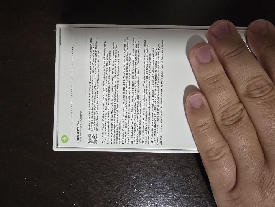 iPhone 16 Pro Max – Natural Titanium, lacrado, novo – 256 GB