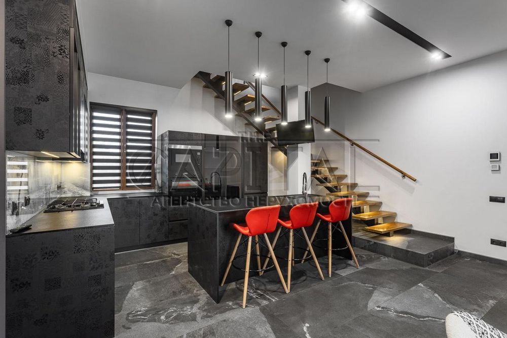 Пропонується в оренду шикарний будинок у Горенці 180м2