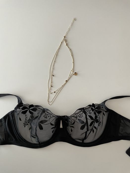 Triumph 65C soft bra przepiękny biustonosz czarny koronkowy unikat