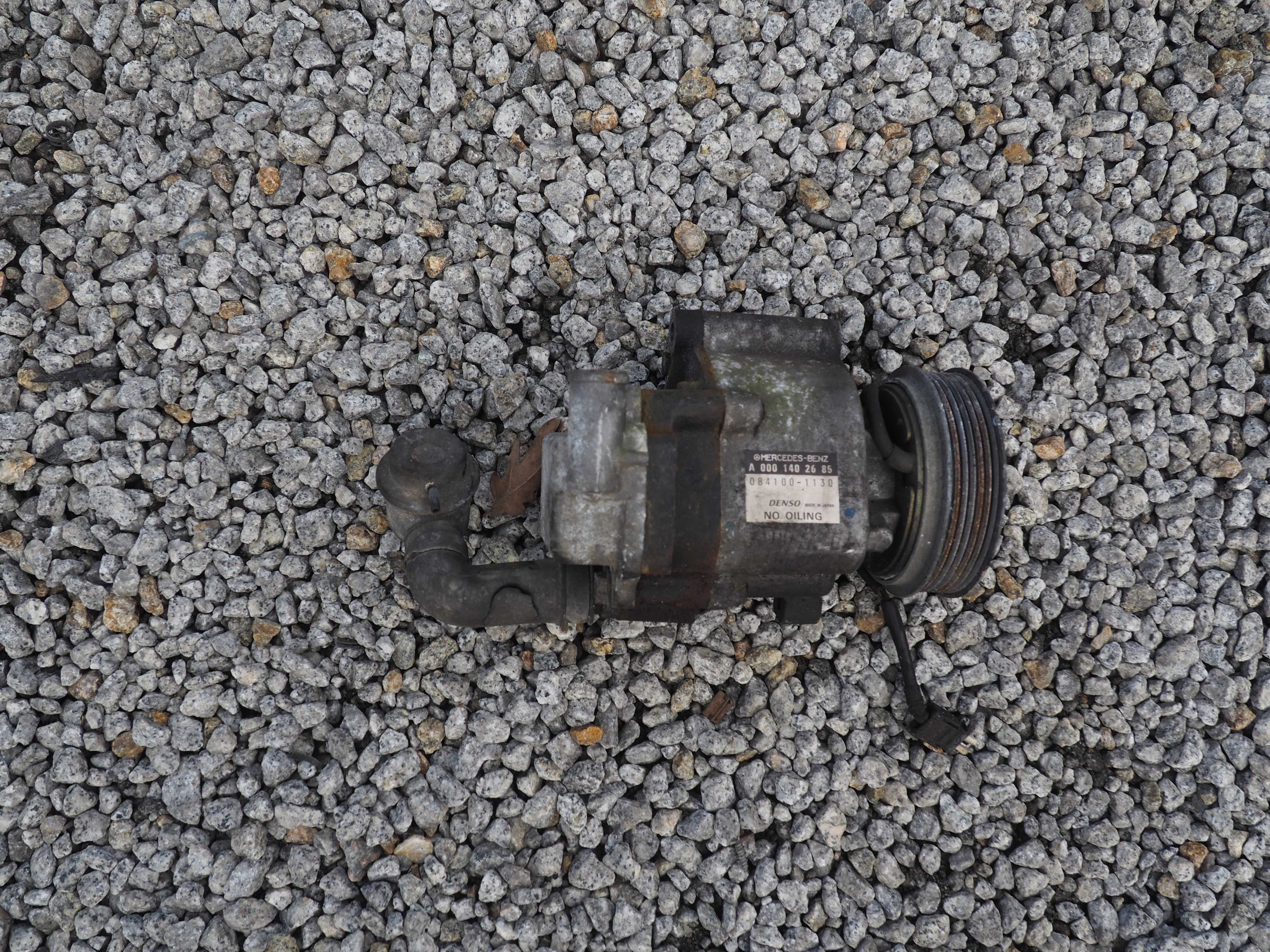 Pompa powietrza mercedes W124 3.2