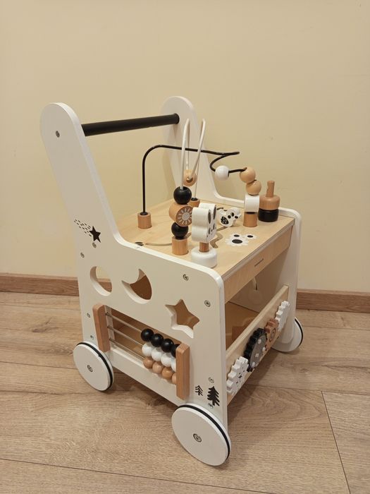 Drewniany pchacz edukacyjny Mama Brum – czarno-biały