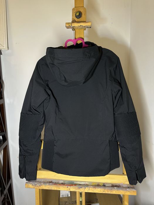 Everest жіноча куртка класична, чорного кольору розмір 36 s/m