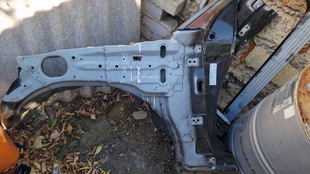 Продам передню ліву четверть кабіни Nissan Navara D40