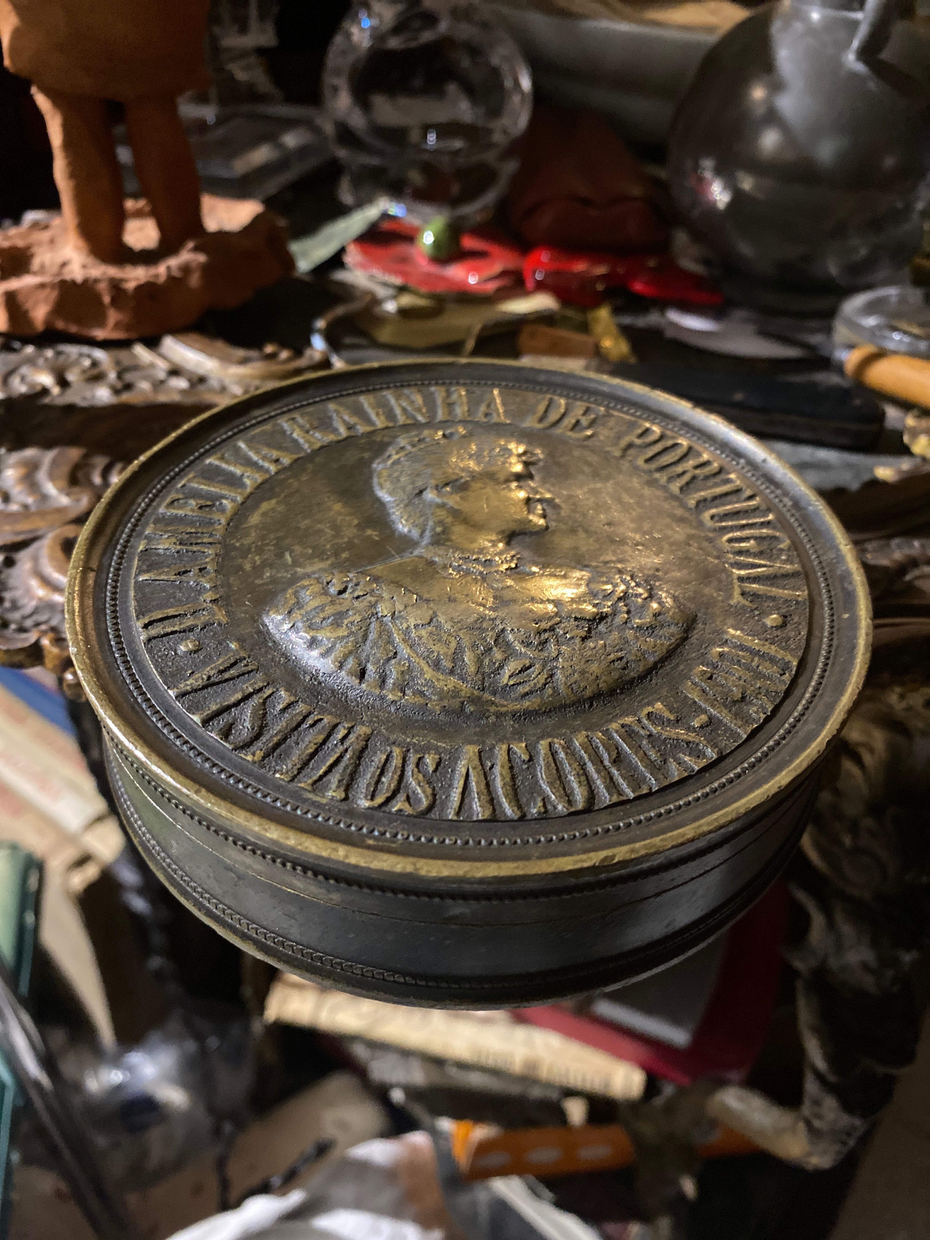 Caixa Guarda jóias em bronze Rainha D. Amélia Visita os Açores 1901