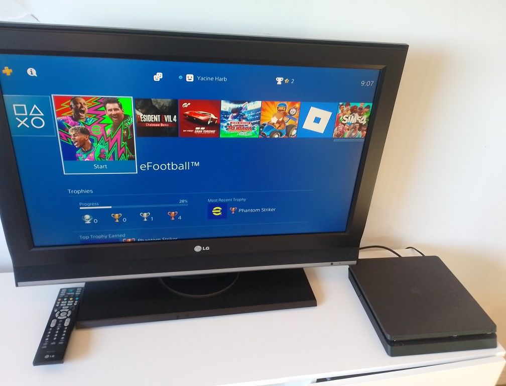 Playstation 4 Slim como novo com 500gb comando original 
Um comando So