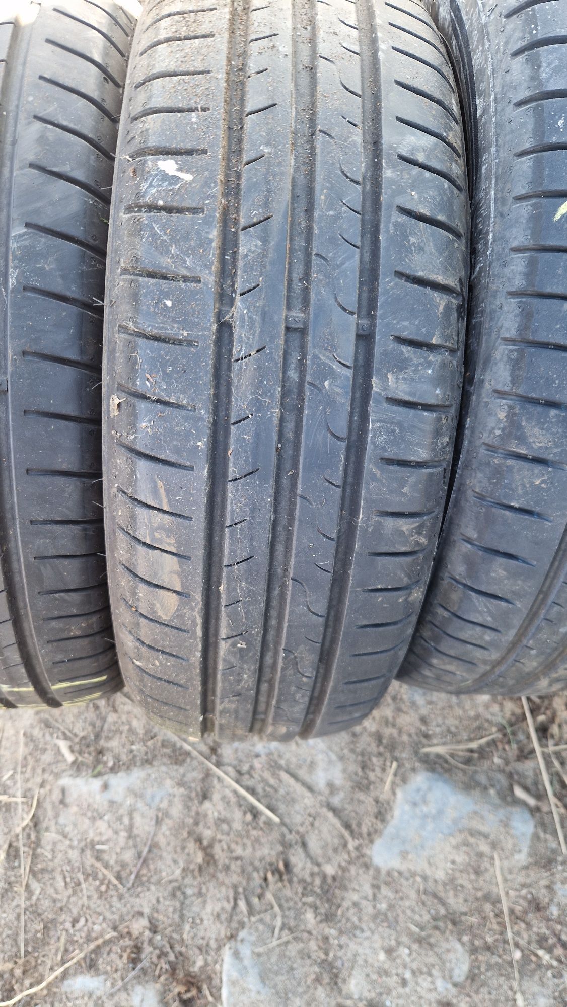 185/60R15 Dunlop Sport 8mm.