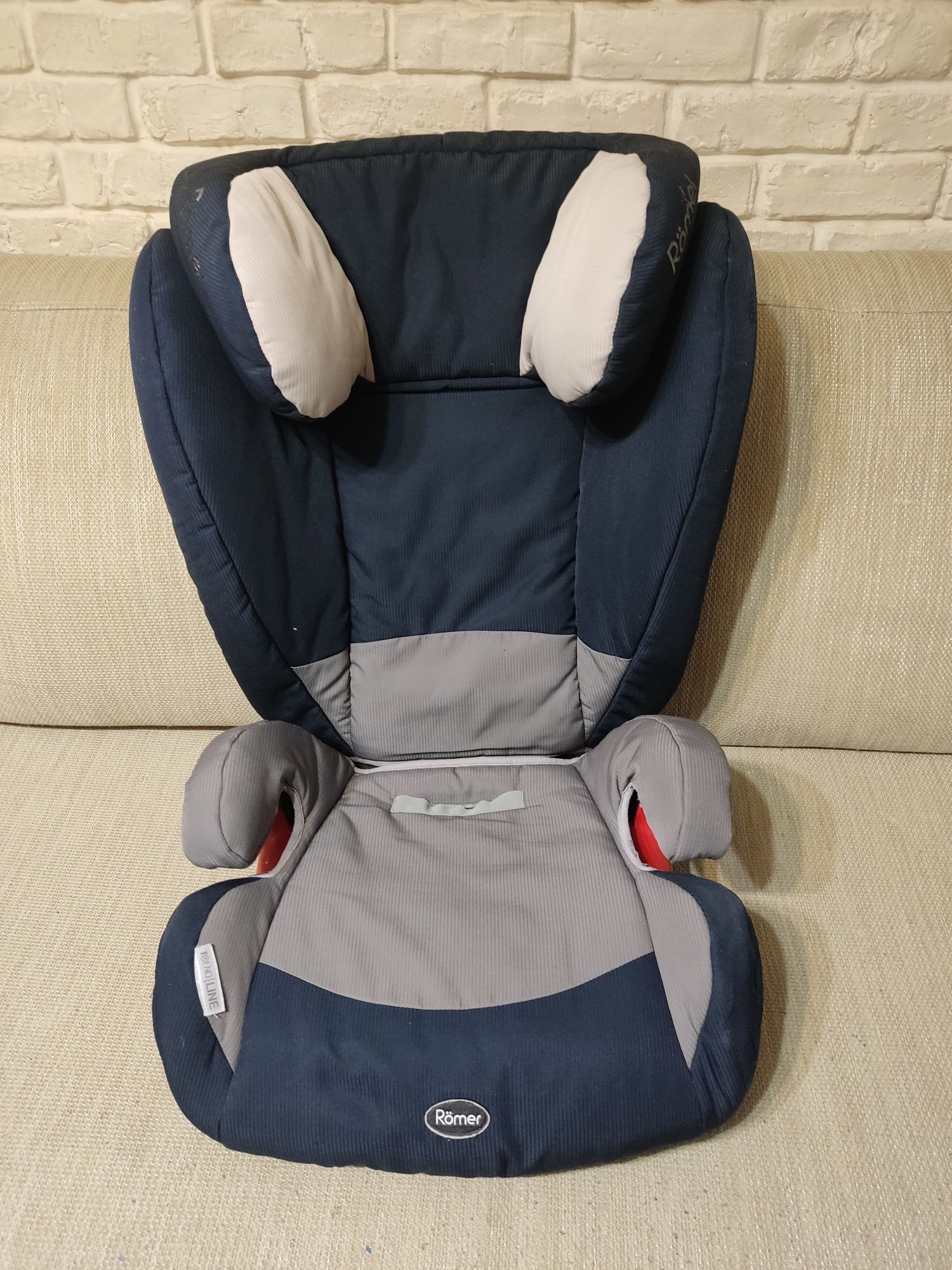 Дитяче автокрісло Britax ROMER Група 2/3 (15-36 кг) з IsoFix