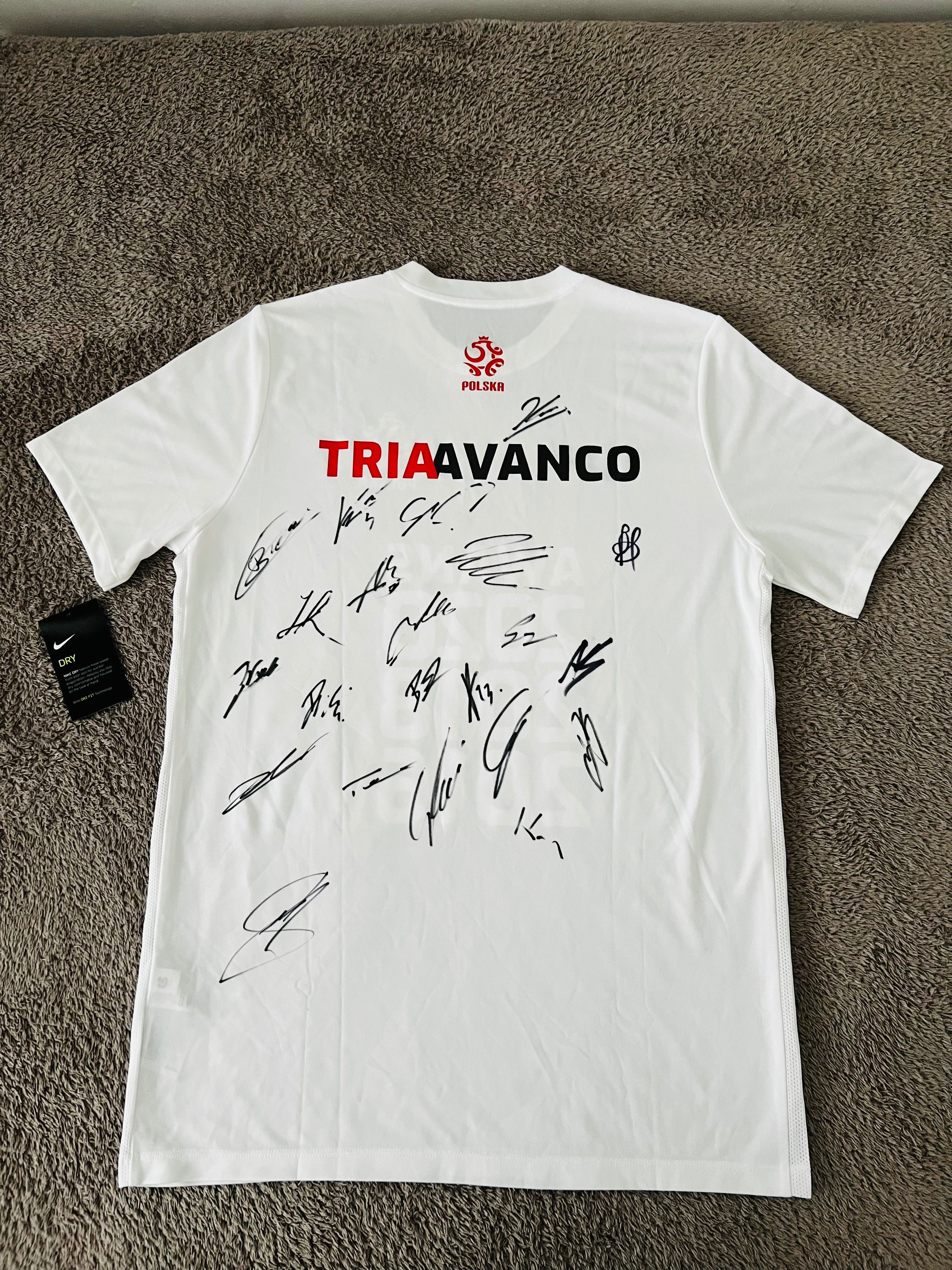 Koszulka Nike #AWANS z autografami piłkarzy Reprezentacji Polski!