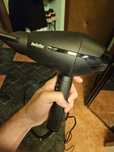 Suszarka Babyliss z jonizacją o mocy 2300W.