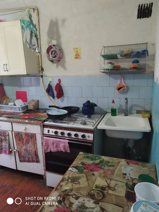 Продаж 2 кім.в 3х кім.квпртирі у Львові.