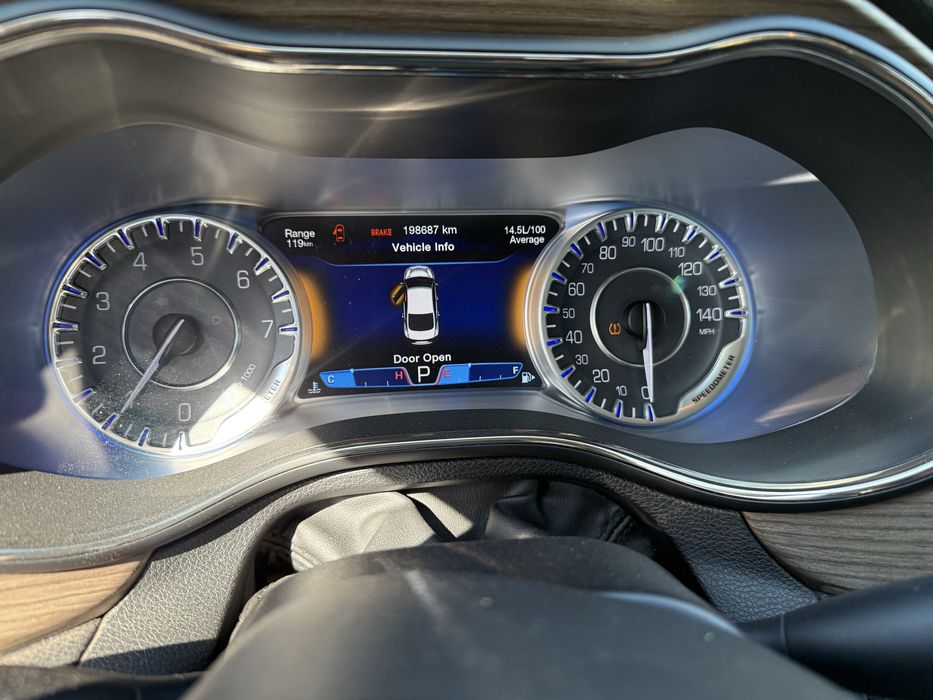 Автомобиль Крайслер 200 C 2015 р