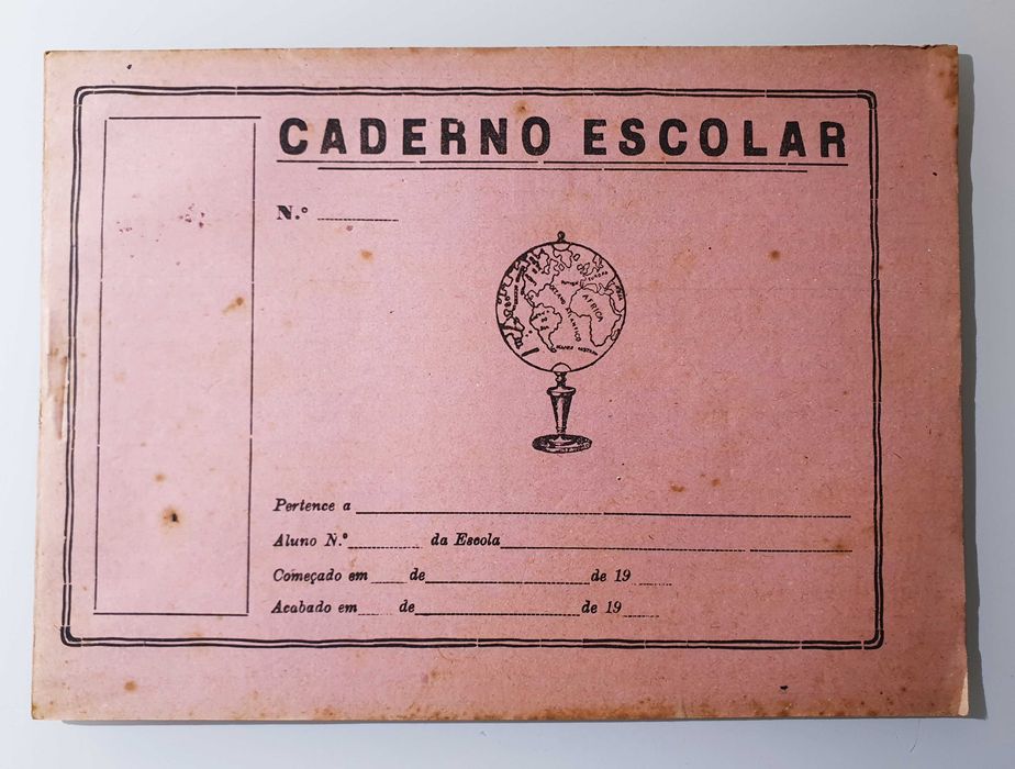 Antigo Caderno Escolar ~ "Globo Terrestre" ~ Quadriculado ~ Anos 60