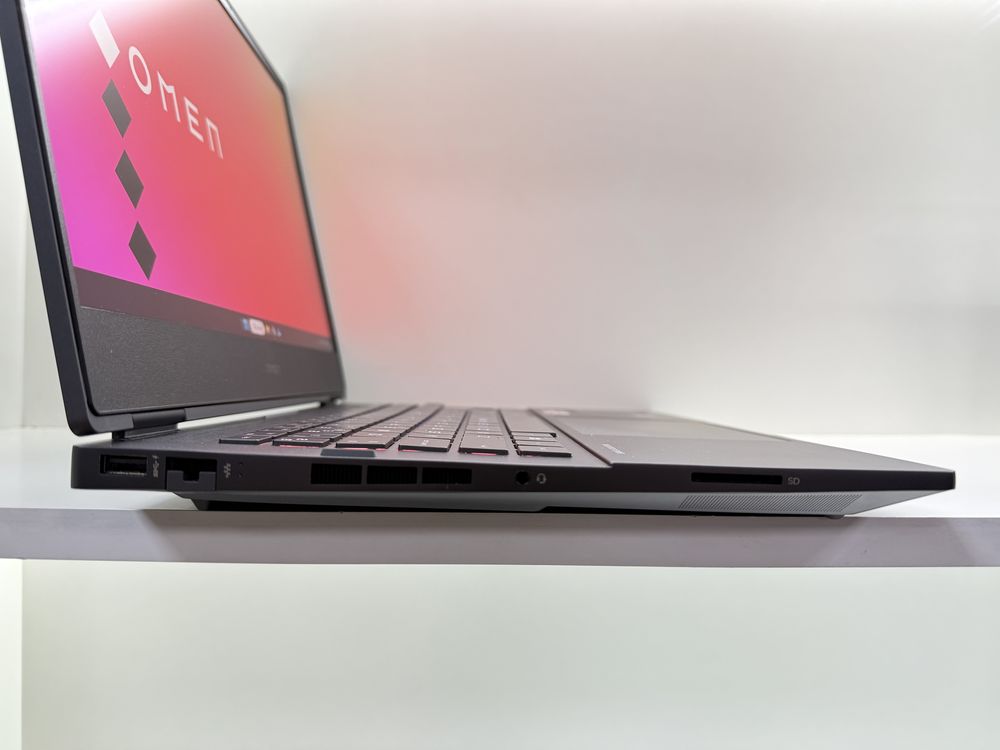 RX6650M 8Gb | RYZEN 7 6gen | 16GB DDR5 | 1 Tb SSD | 144Hz | HP OMEN 16