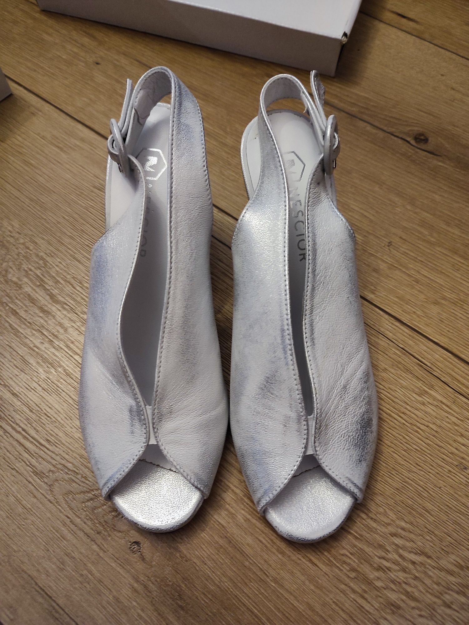 Buty damskie Neścior 39 srebrne nowe bal sylwester
