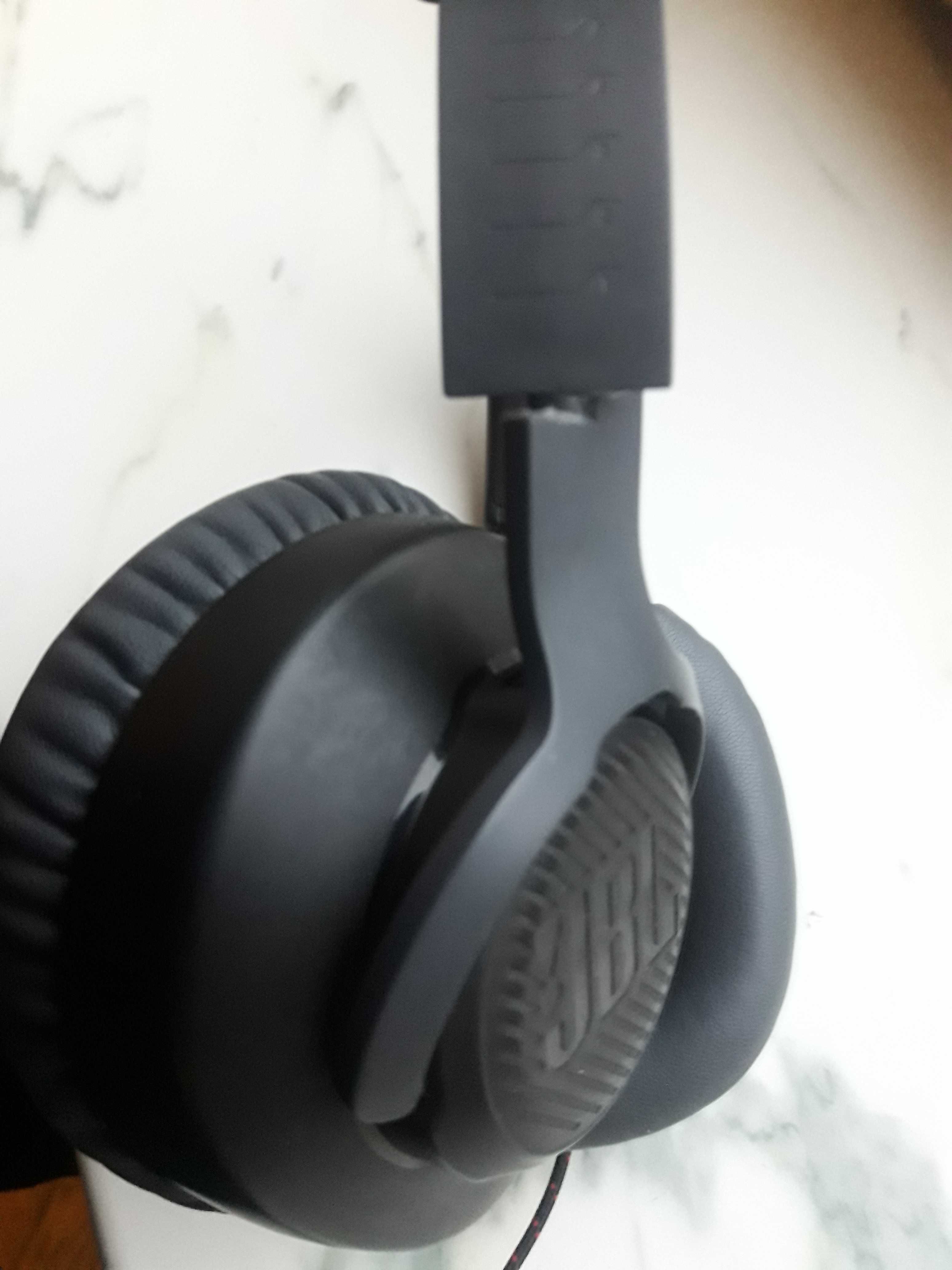 Наушники JBL Quantum 100
