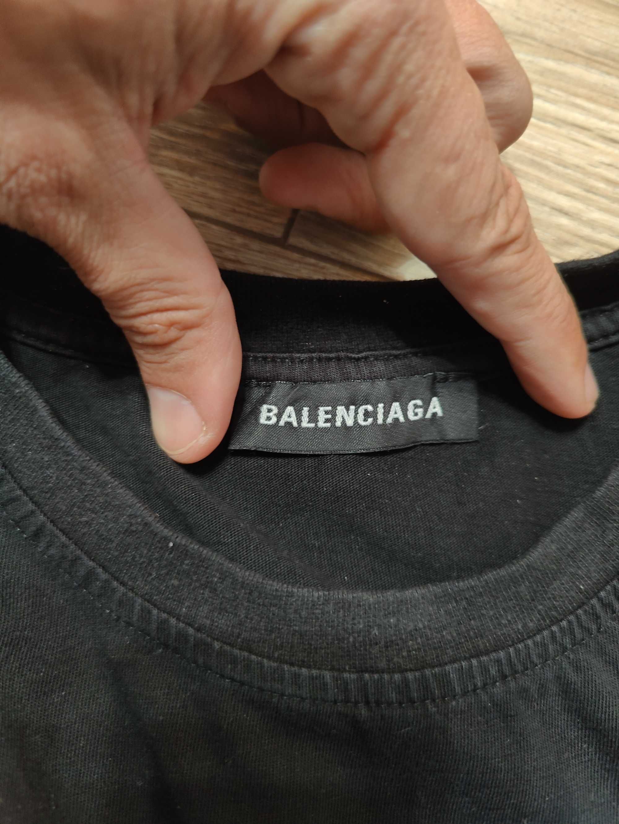 Продам футболку Balenciaga big logo