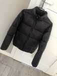 Logowana po calosci kurtka super stan xs Guess