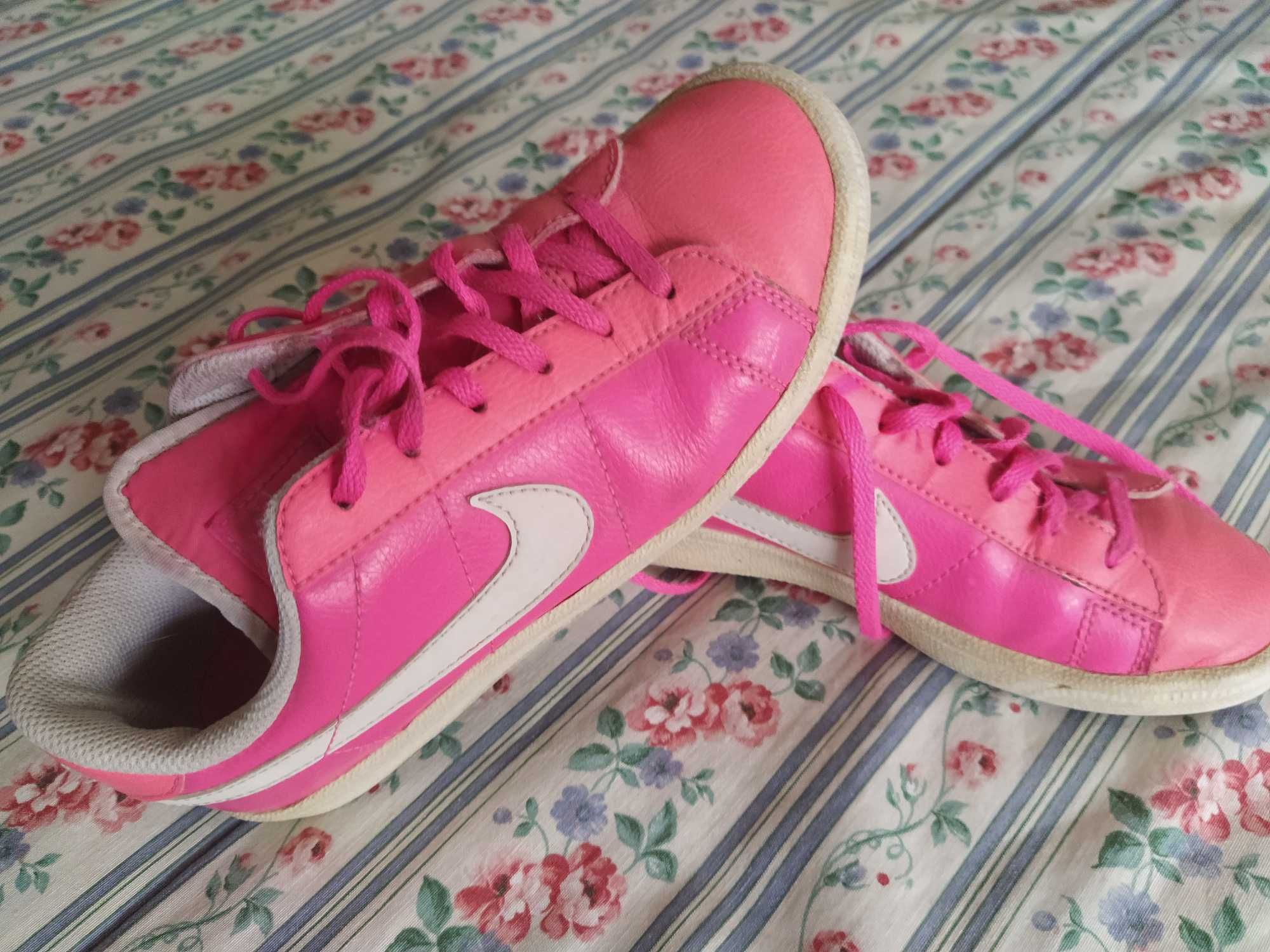 Ténis lindissimos Nike nº 35,5 na cor rosa choque