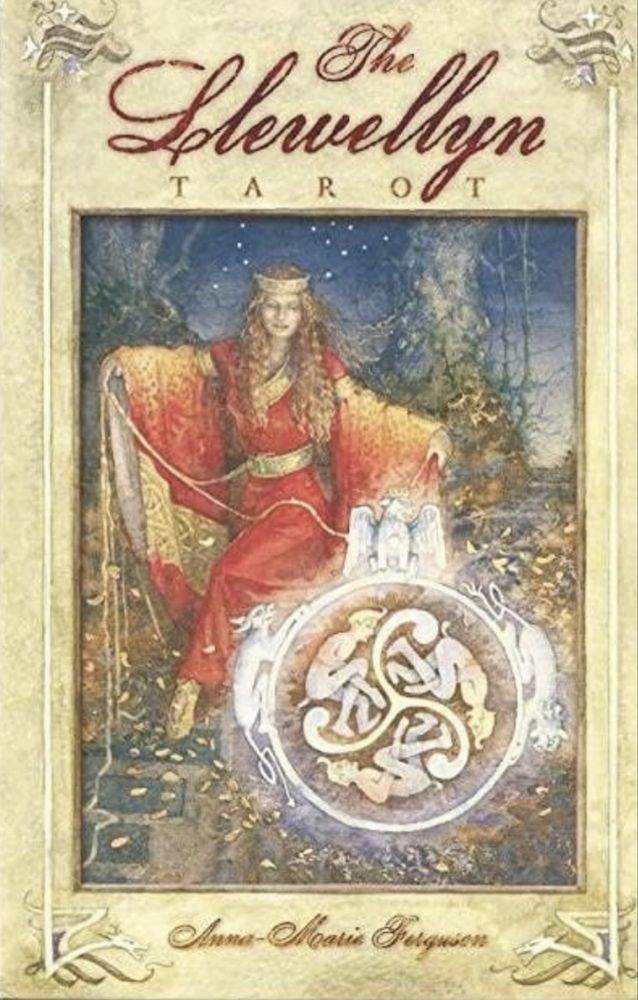Таро Ллевелин. Книга Таро Ллевелин на англ. Состояние идеальное.