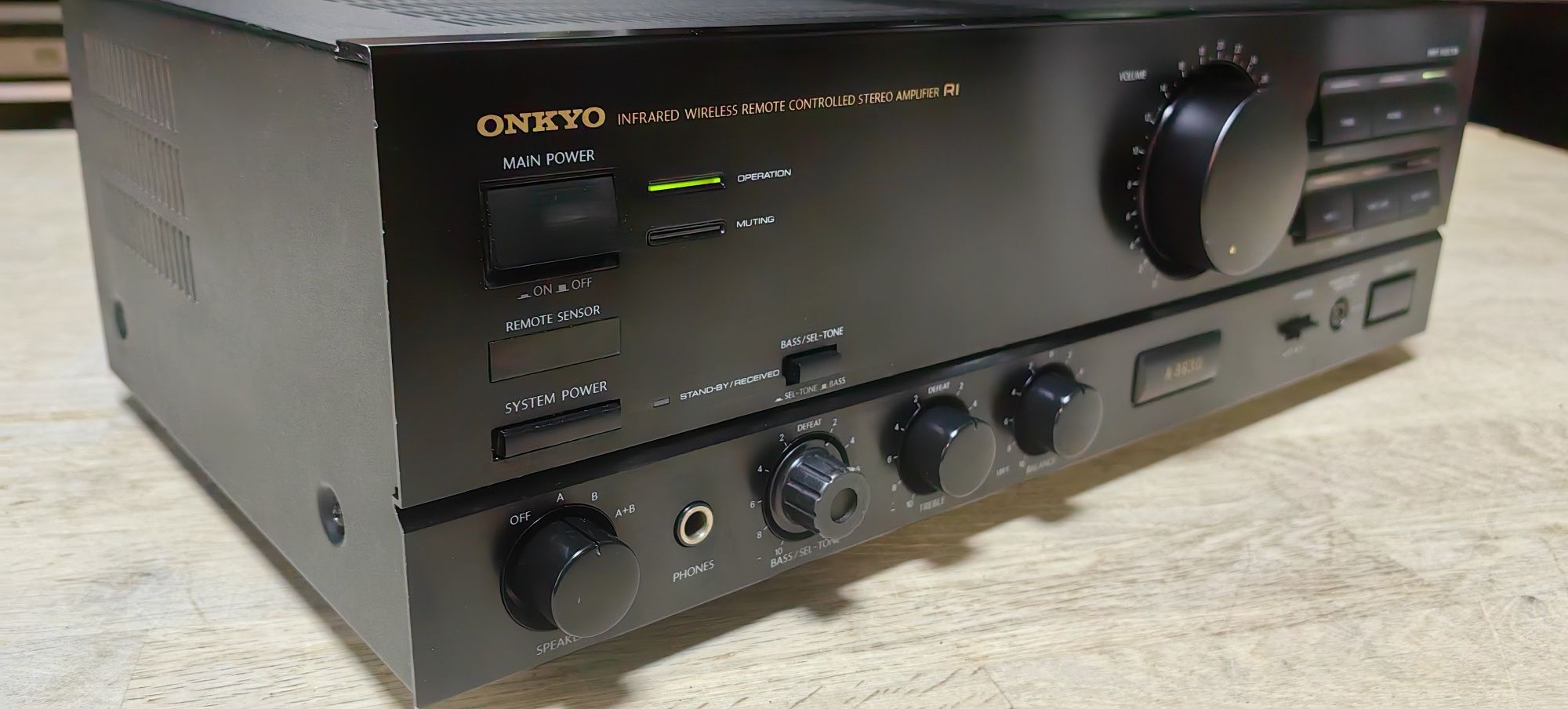 Підсилювач Onkyo A-8630/4Ω