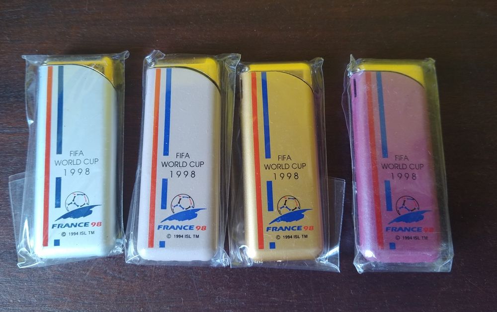 Conjunto de 4 isqueiros a gás - Mundial de Futebol França 98