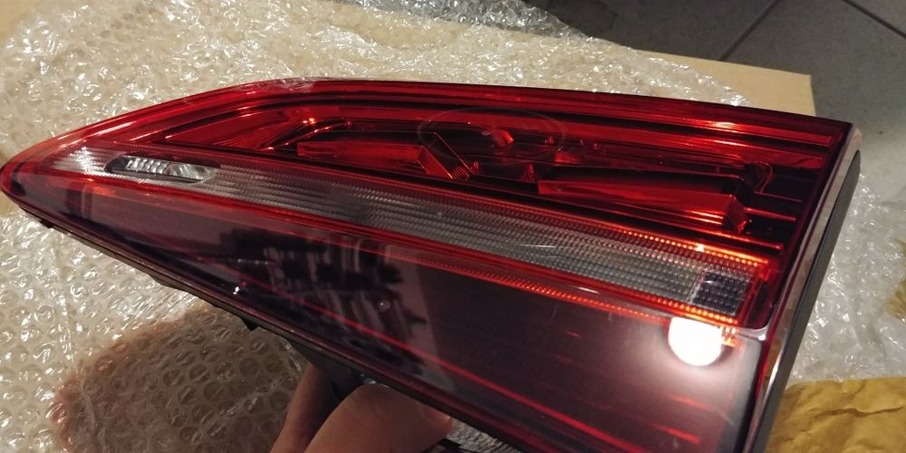 Lampa tylna prawa na klapę Vw Sharan