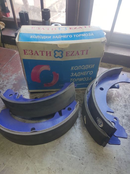 Продам задні гальмівні колодки на автомобіль ВАЗ 2101-2107
