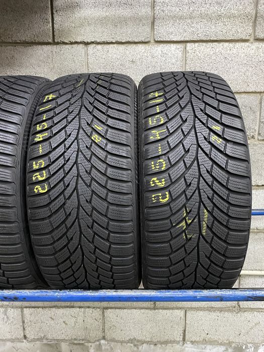 Зимові шини 225/45 R17 CONTINENTAL