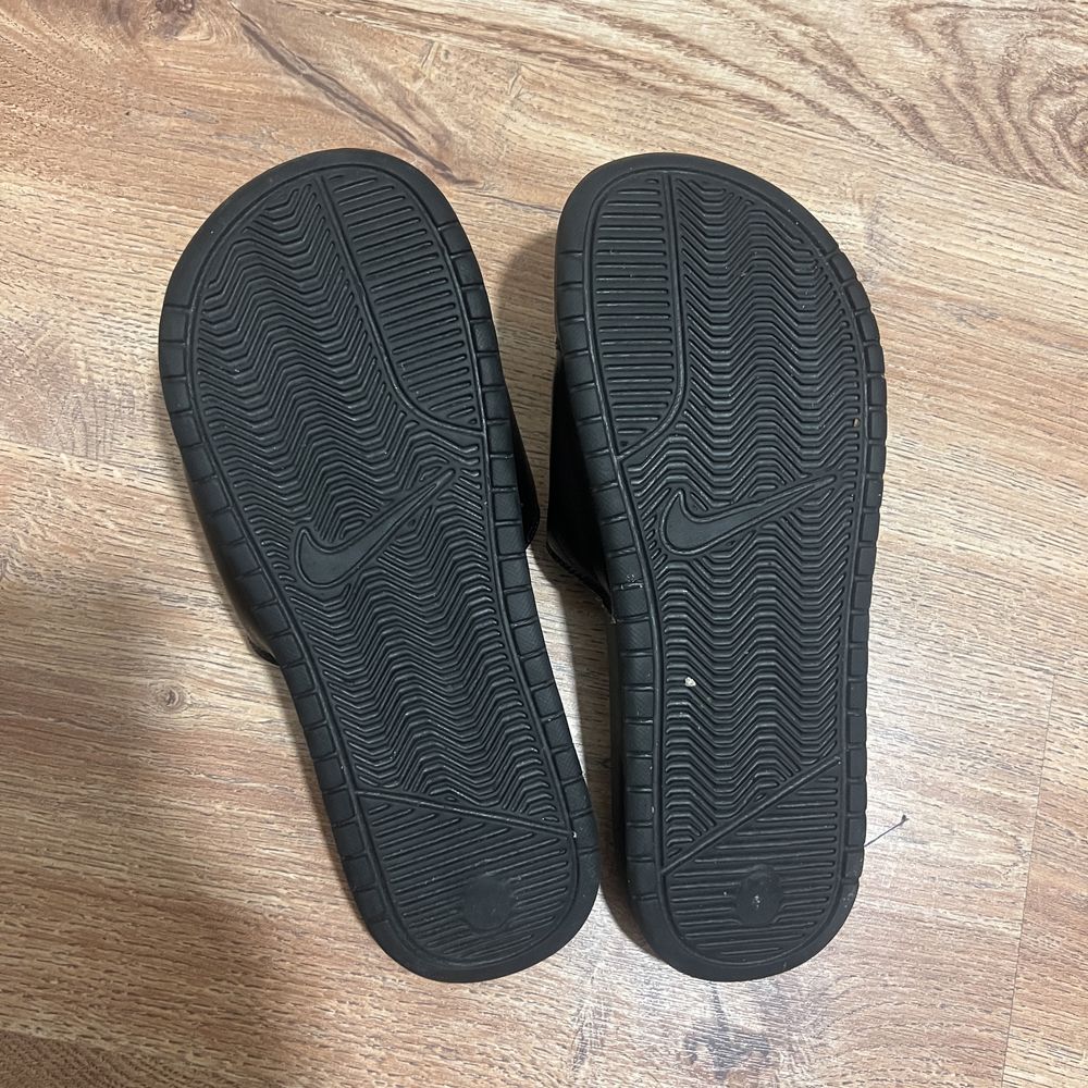 Тапки шльопки nike benassi jdi